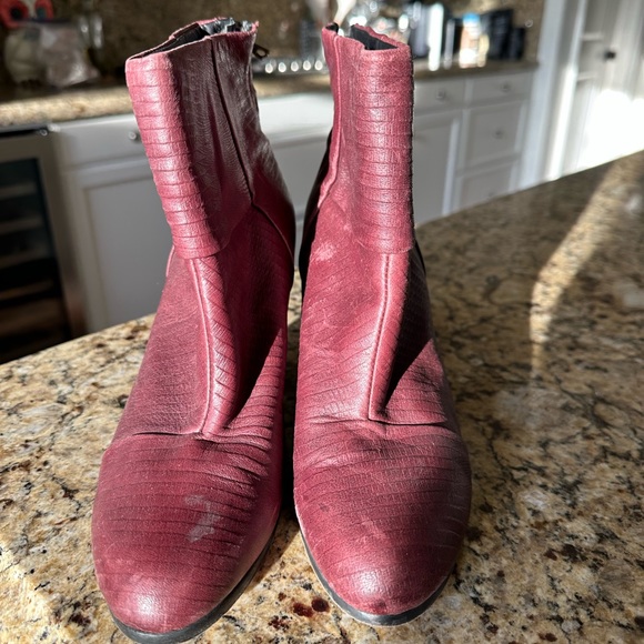 Cute Rag & Bone booties size 39 or US 9.             True to size. Great cond - Picture 6 of 7